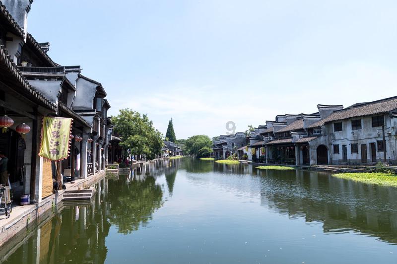 夏日时尚的爱丽